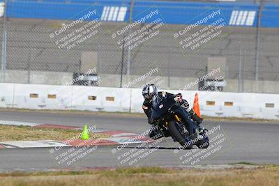 media/Nov-26-2022-Fastrack Riders (Sat) [[b001e85eef]]/Level 3/Session 3 Outside Turn 9/